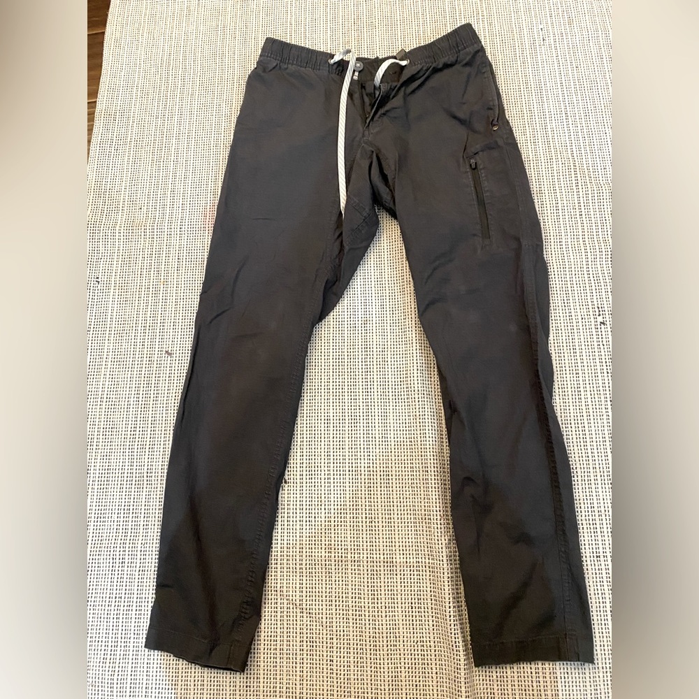 Vuori Mens Ripstop Medium charcoal gray